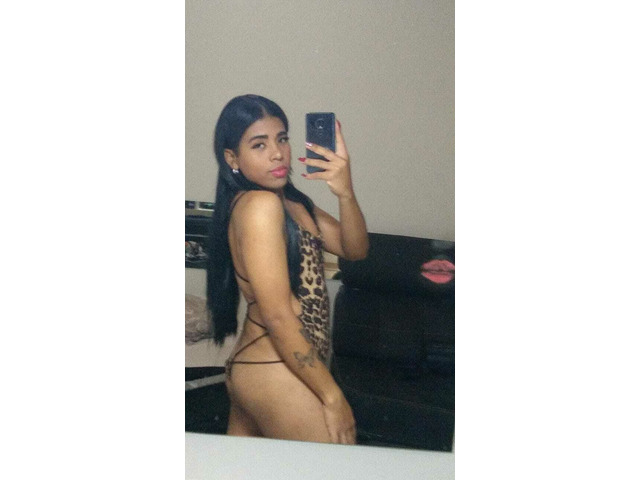 SEDUCTORA Y AMBRIENTA DE PENES
