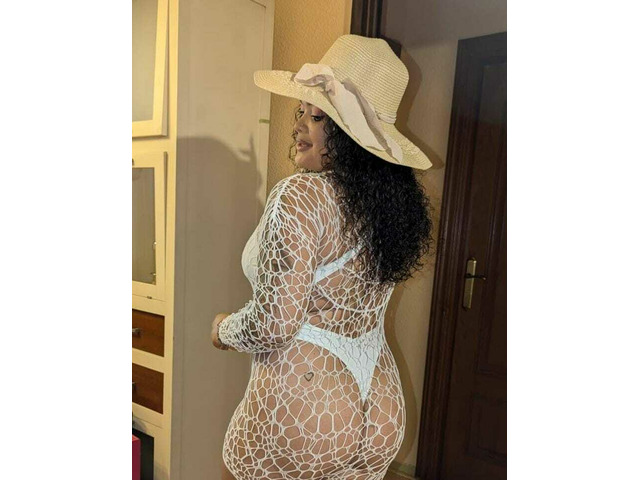 JOVEN LATINA IRRESISTIBLE 