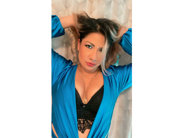 HERMOSA Y COMPLACIENTE/ SALIDAS