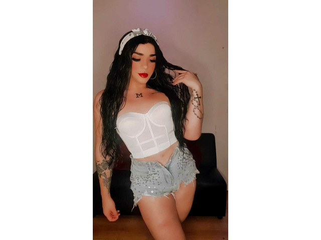 MIRAME Y SI TE ANIMAS TE DOY TODA MI LECHE