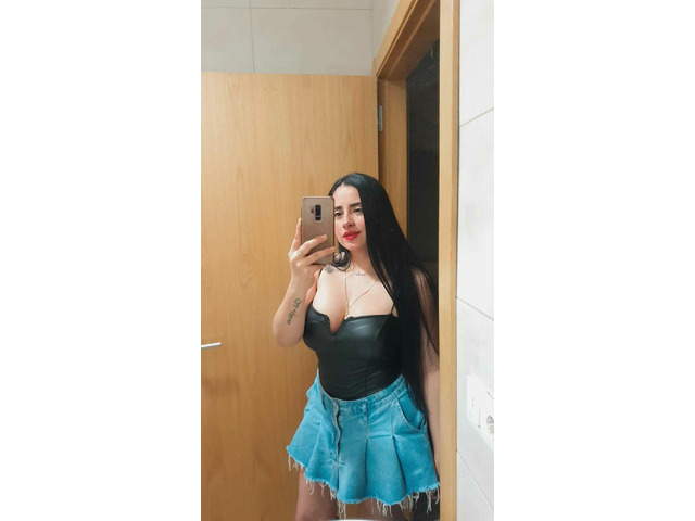 LINA   ATRACTIVA   Y CARIÑOSA