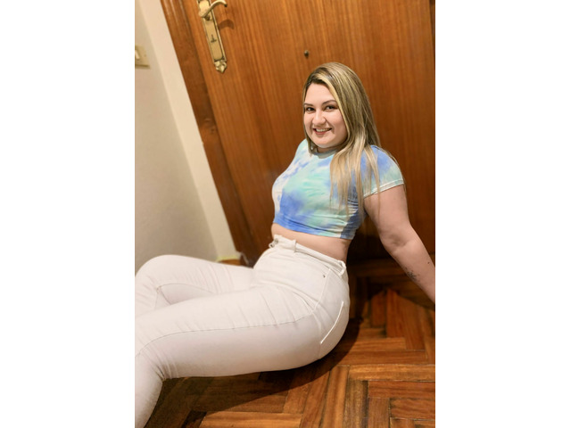 RUBIA CACHONDA, DISPUESTA A TODO